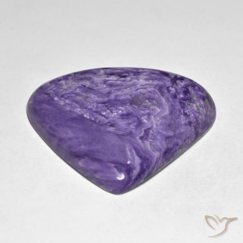 Charoíta violeta natural de 51,09 ct, en forma de pera, opaco