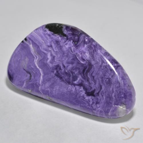 Charoíta Violeta medio natural de 44.32 ct, Elegante, Opaco