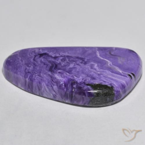 Charoíta Violeta medio natural de 44.32 ct, Elegante, Opaco