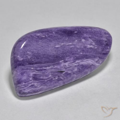 Charoíta Violeta medio natural de 46.54 ct, Elegante, Opaco