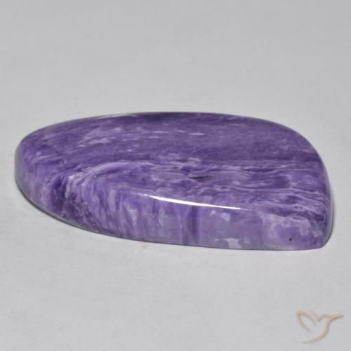 Charoíta Violeta medio natural de 46.54 ct, Elegante, Opaco