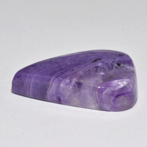 Charoíta violeta natural de 21,84 ct, en forma de pera, translúcido