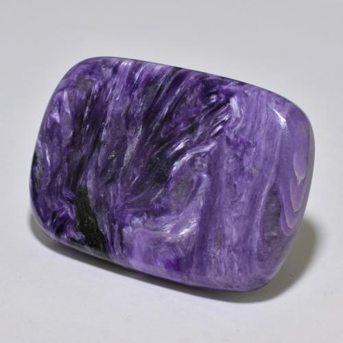 Charoíta Violeta medio natural de 80.27 ct, Corte Cojín, Opaco