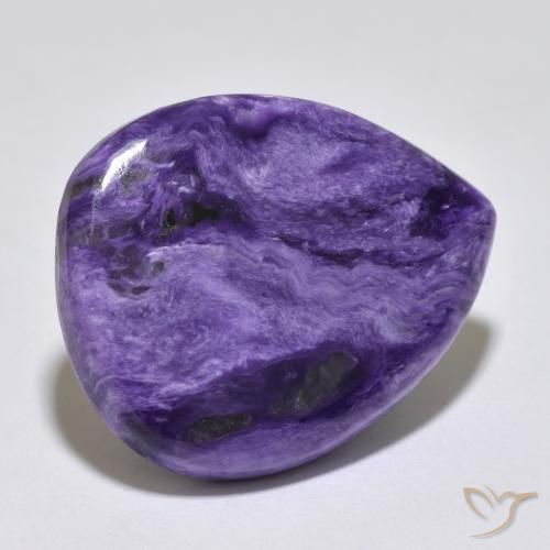 Charoíta Violeta intenso medio natural de 43.63 ct, En forma de pera, Opaco