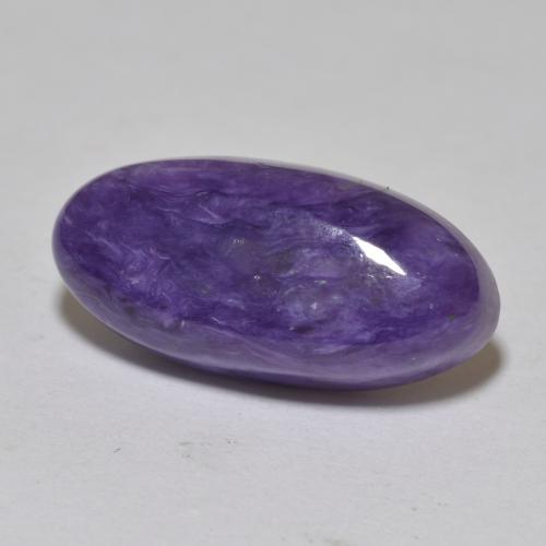 Charoíta Violeta medio natural de 6.37 ct, Corte Óvalo, Opaco