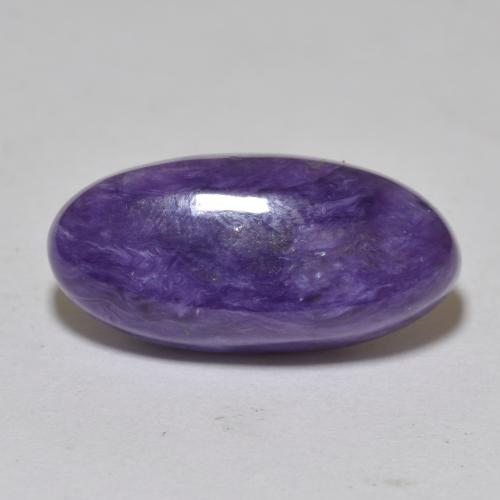 Charoíta Violeta medio natural de 6.37 ct, Corte Óvalo, Opaco