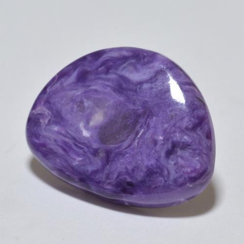 Charoíta violeta natural de 9,66 ct, forma elegante, opaco