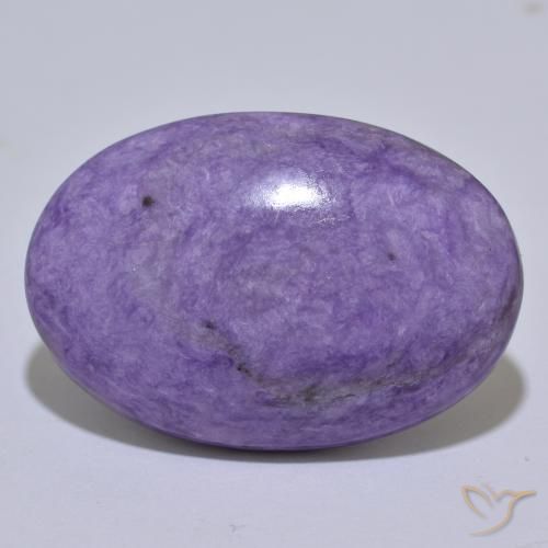 Charoíta Violeta medio natural de 34.16 ct, Ovalada, Opaco