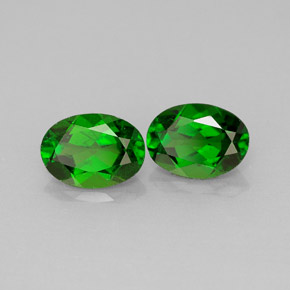 Gemas de diopsido de cromo verde natural de  ct, corte óvalo, VS