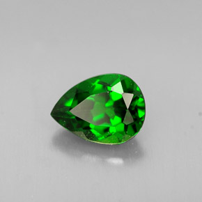 Diopsido de cromo verde natural de 0,77 ct, en forma de pera, VS-SI