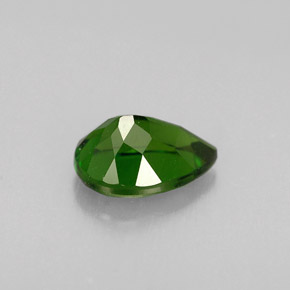 Diopsido de cromo verde natural de 0,83 ct, en forma de pera, VS