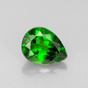 Diopsido de cromo verde natural de 0,70 ct, en forma de pera, VS