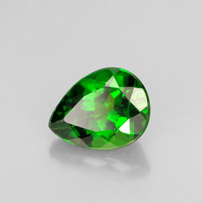 Diopsido de cromo verde natural de 0,70 ct, en forma de pera, VS