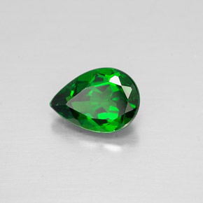 Diopsido de cromo verde natural de 0,62 ct, en forma de pera, VS