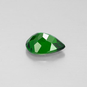 Diopsido de cromo verde natural de 0,62 ct, en forma de pera, VS