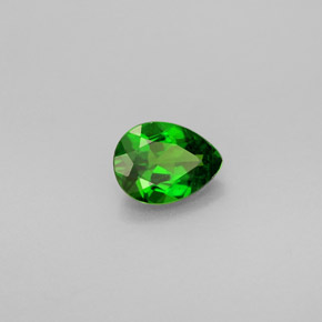 Diopsido de cromo verde natural de 0,69 ct, en forma de pera, VS