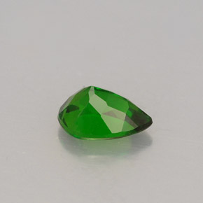 Diopsido de cromo verde natural de 0,69 ct, en forma de pera, VVS