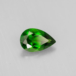 Diopsido de cromo verde natural de 0,78 ct, en forma de pera, VS