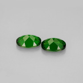 Gemas de diopsido de cromo verde natural de  ct, corte óvalo, VS