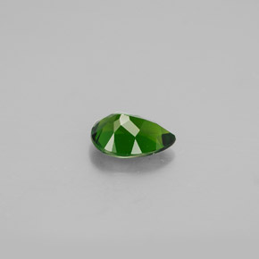 Diopsido de cromo verde natural de 0,74 ct, en forma de pera, VS