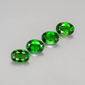 Gemas de diopsido de cromo verde natural de  ct, corte óvalo, VVS-VS