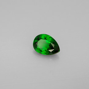 Diopsido de cromo verde natural de 0,73 ct, en forma de pera, VS