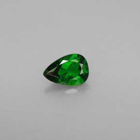 Diopsido de cromo verde natural de 0,74 ct, en forma de pera, VS