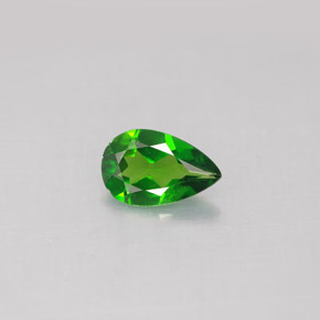 Diopsido de cromo verde natural de 0,71 ct, en forma de pera, VS