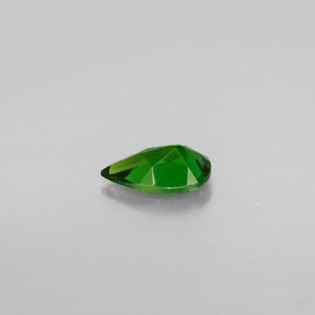 Diopsido de cromo verde natural de 0,77 ct, en forma de pera, VS