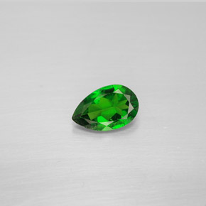 Diopsido de cromo verde natural de 0,77 ct, en forma de pera, VS