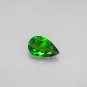 Diopsido de cromo verde natural de 0,67 ct, en forma de pera, VS