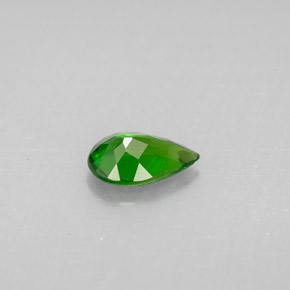 Diopsido de cromo verde natural de 0,67 ct, en forma de pera, VS