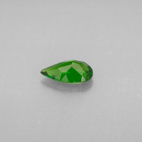 Diopsido de cromo verde natural de 0,68 ct, en forma de pera, VS
