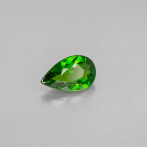 diópsido de cromo Verde natural de 0.67 ct, En forma de pera, VS