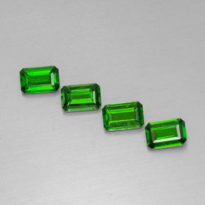 Gemas de diopsido de cromo verde natural de  ct, corte esmeralda, VS