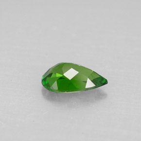 Diopsido de cromo verde natural de 0,73 ct, en forma de pera, VS