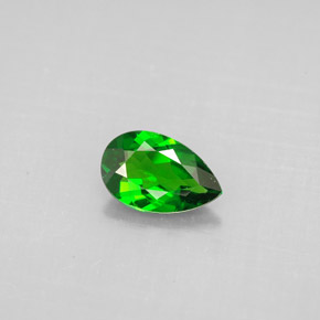 Diopsido de cromo verde natural de 0,64 ct, en forma de pera, VS