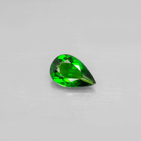 Diopsido de cromo verde natural de 0,68 ct, en forma de pera, VVS-VS