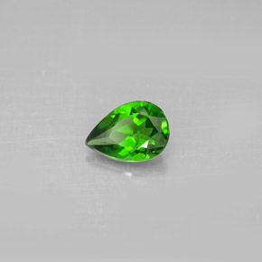 Diopsido de cromo verde natural de 0,67 ct, en forma de pera, VS
