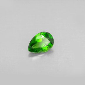 Diopsido de cromo verde natural de 0,68 ct, en forma de pera, VS