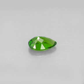 Diopsido de cromo verde natural de 0,68 ct, en forma de pera, VS