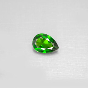 Diopsido de cromo verde natural de 0,59 ct, en forma de pera, VS