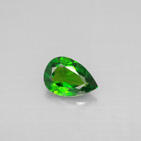 Diopsido de cromo verde natural de 0,60 ct, en forma de pera, VS