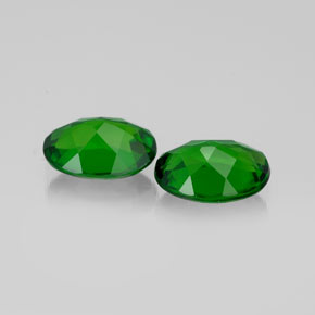 Gemas de diopsido de cromo verde natural de  ct, corte óvalo, VS