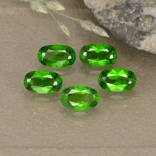 Gemas de diopsido de cromo verde natural de 1,37 ct, corte óvalo, VS
