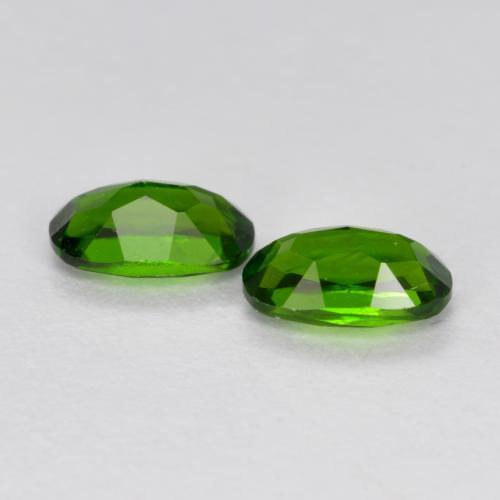 Gemas de diópsido de cromo Verde oscuro medio natural de 0.51 ct, Corte Óvalo, VS-SI