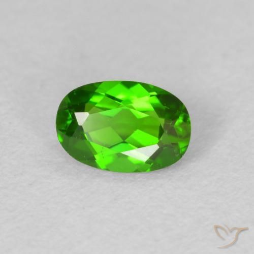 diópsido de cromo Verde oscuro natural de 0.52 ct, Ovalada, VVS-VS