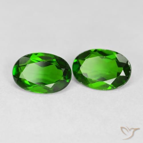 Gemas de diópsido de cromo Verde bosque claro natural de 1.35 ct, Ovalada, VS