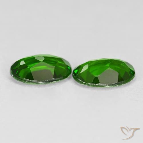 Gemas de diópsido de cromo Verde bosque claro natural de 1.35 ct, Ovalada, VS