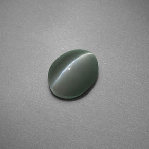 Crisoberilo Ojo de Gato Verde natural de 0.70 ct, Corte Óvalo, Translúcido